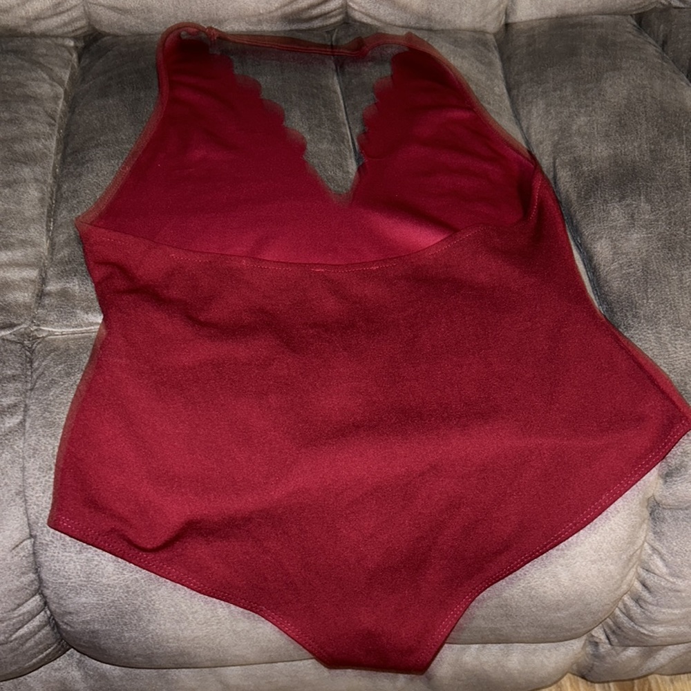 π»Burgundy Sleeveless Scalloped Neck Bodysuit π¦ Shein π Medium NWOT - Picture 8 of 10